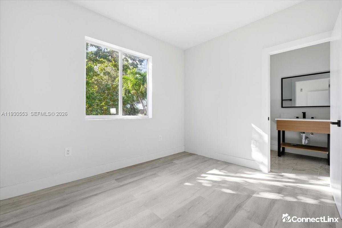 Photo 8 of 3 bed single family home in Miami