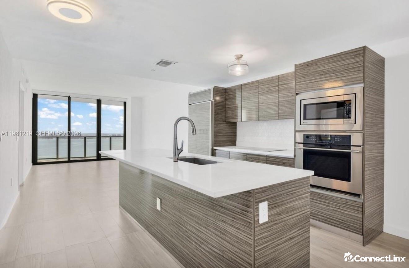 Photo 5 of 2 bed condo in Miami
