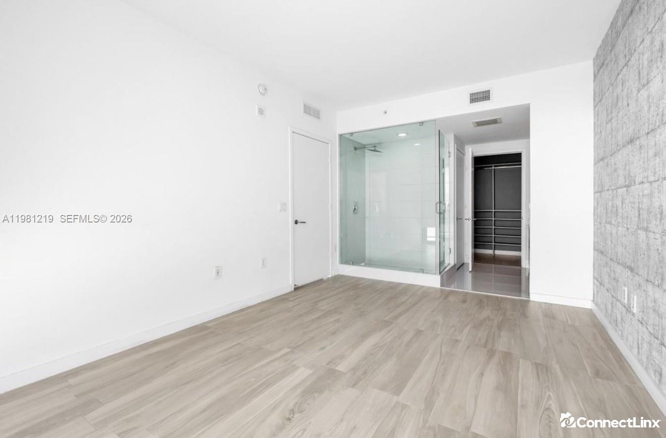 Photo 6 of 2 bed condo in Miami
