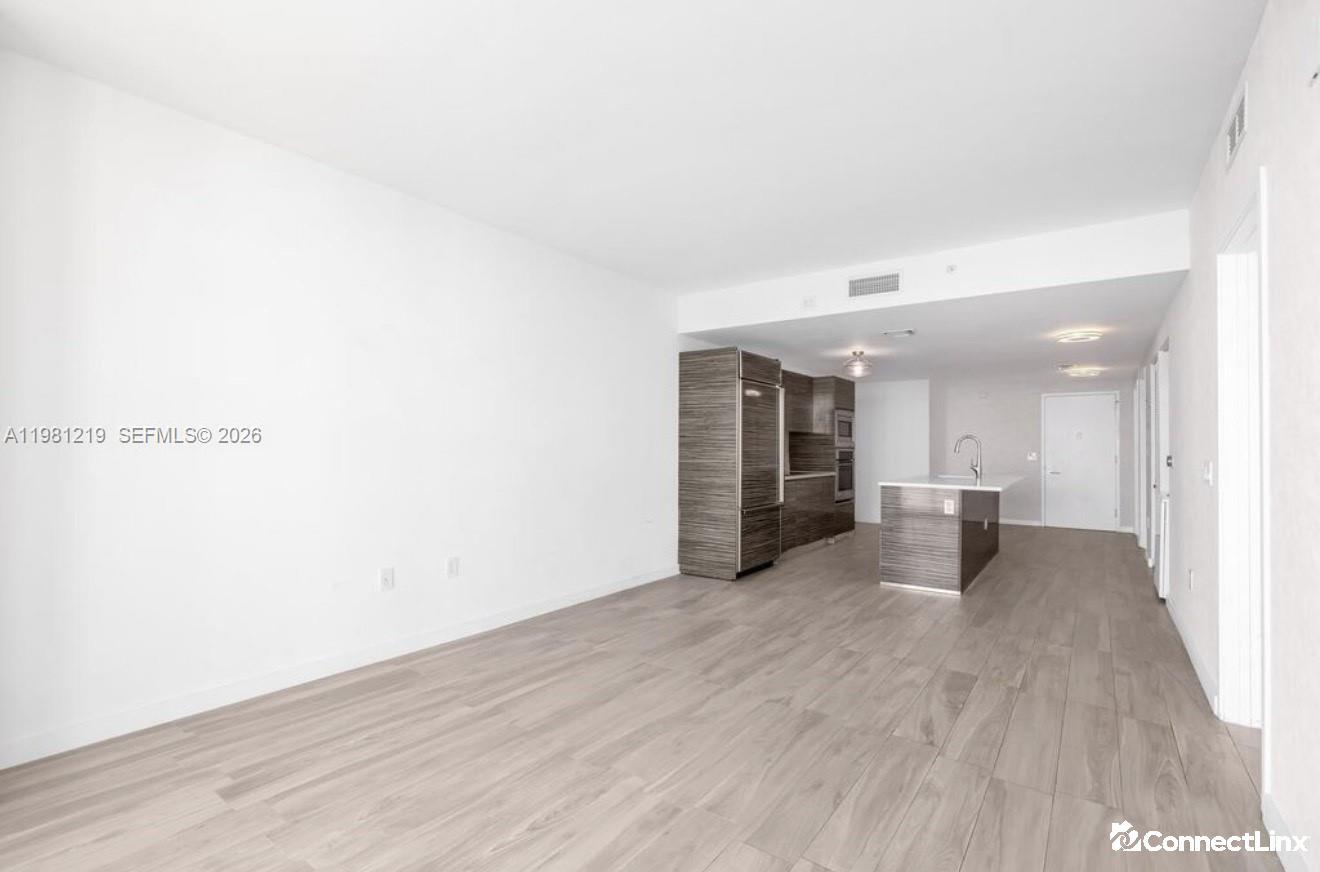 Photo 8 of 2 bed condo in Miami