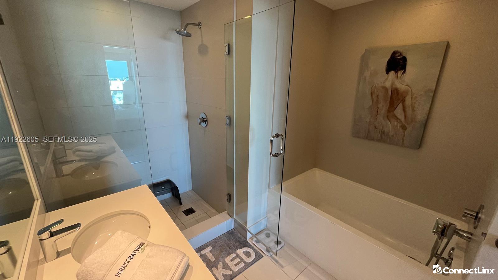 Photo 4 of 3 bed condo in Miami