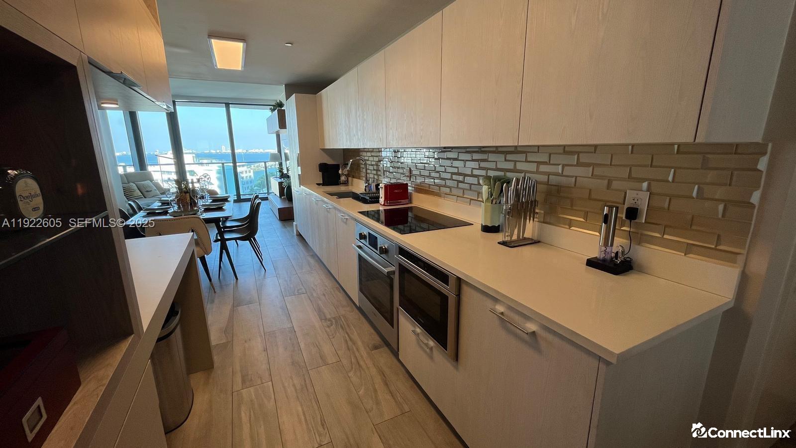 Photo 6 of 3 bed condo in Miami