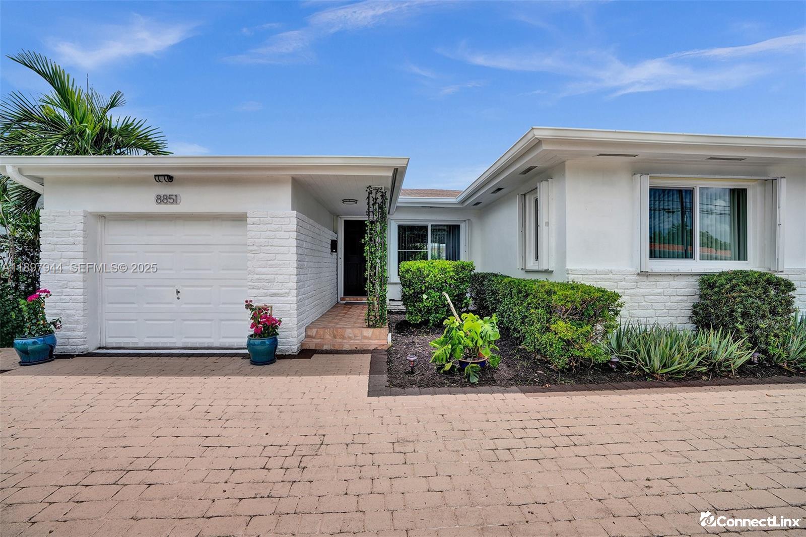 Photo 5 of 3 bed single family home in Surfside