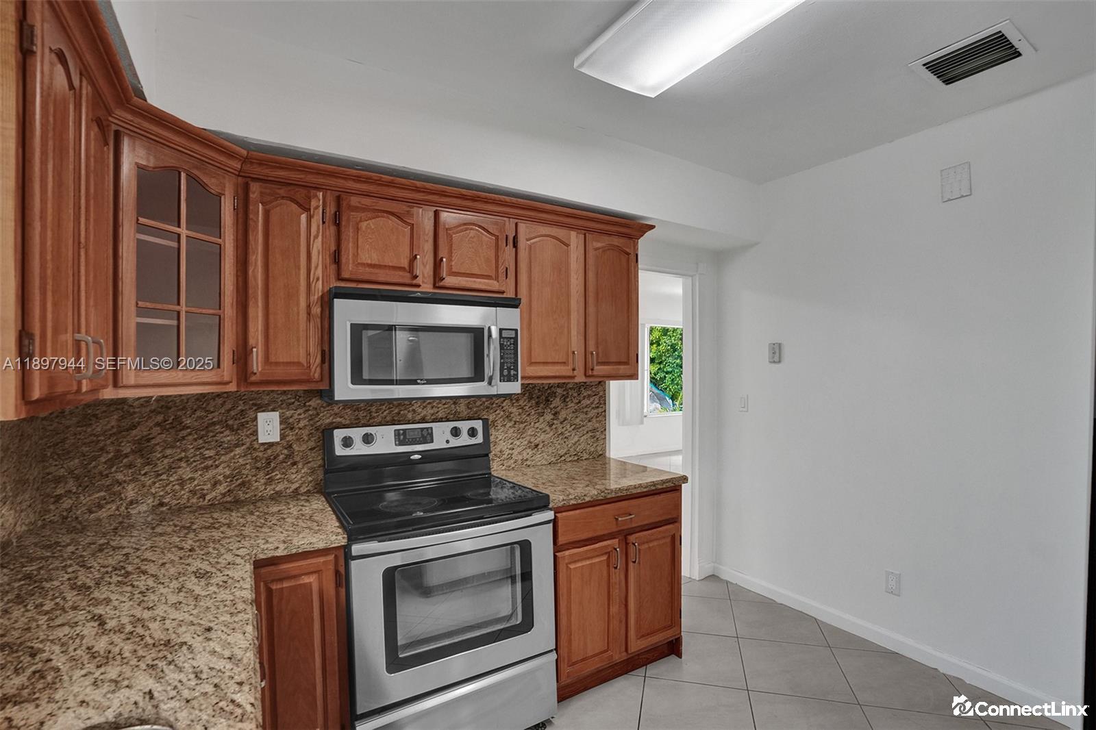 Photo 8 of 3 bed single family home in Surfside