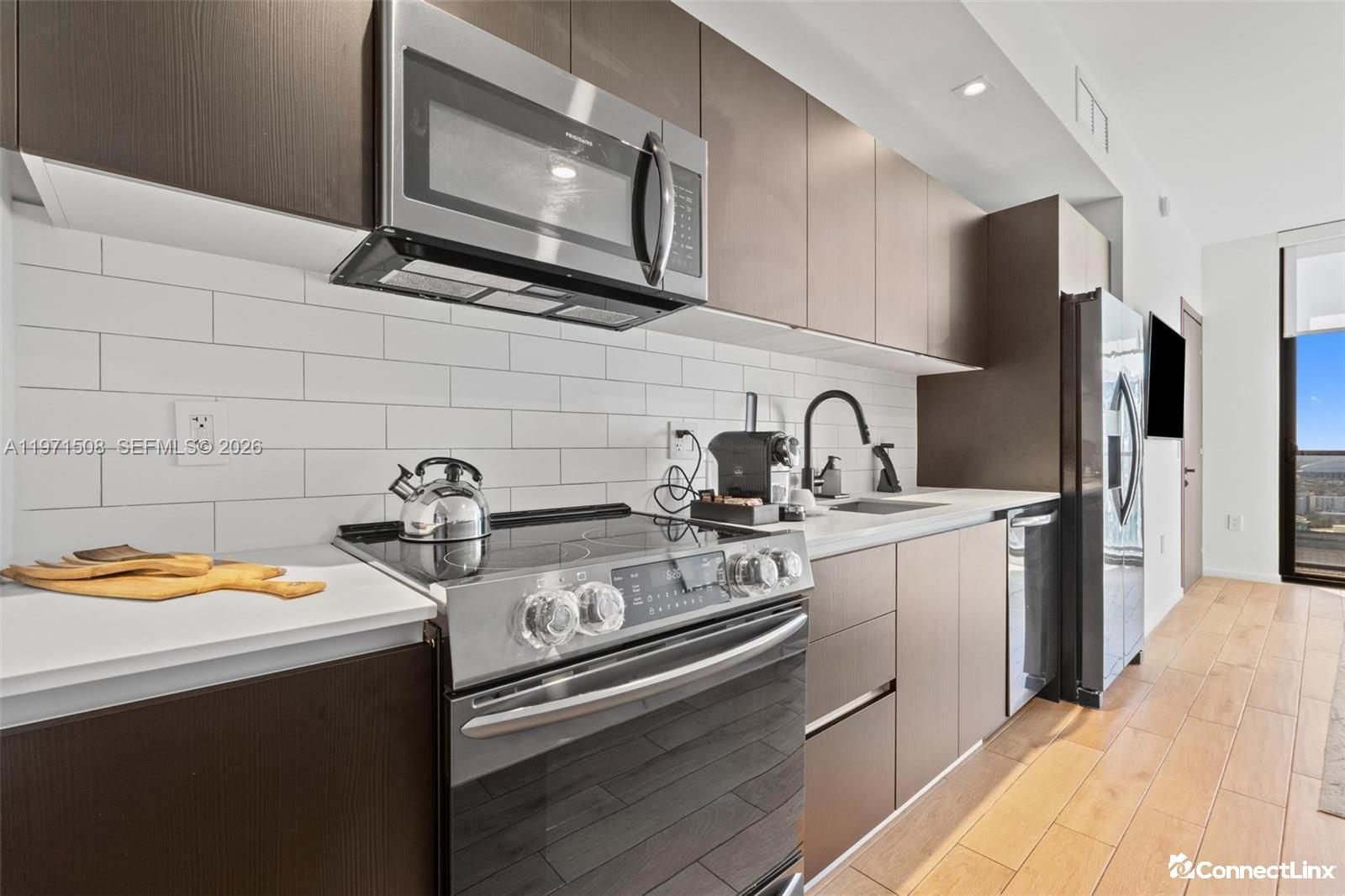 Photo 5 of 3 bed condo in Miami
