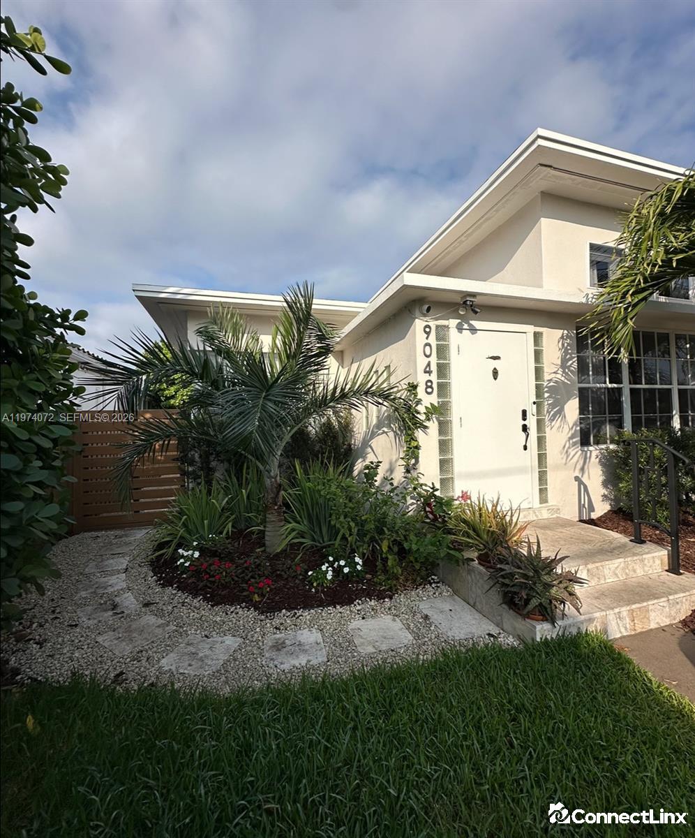 3 bed House in Surfside