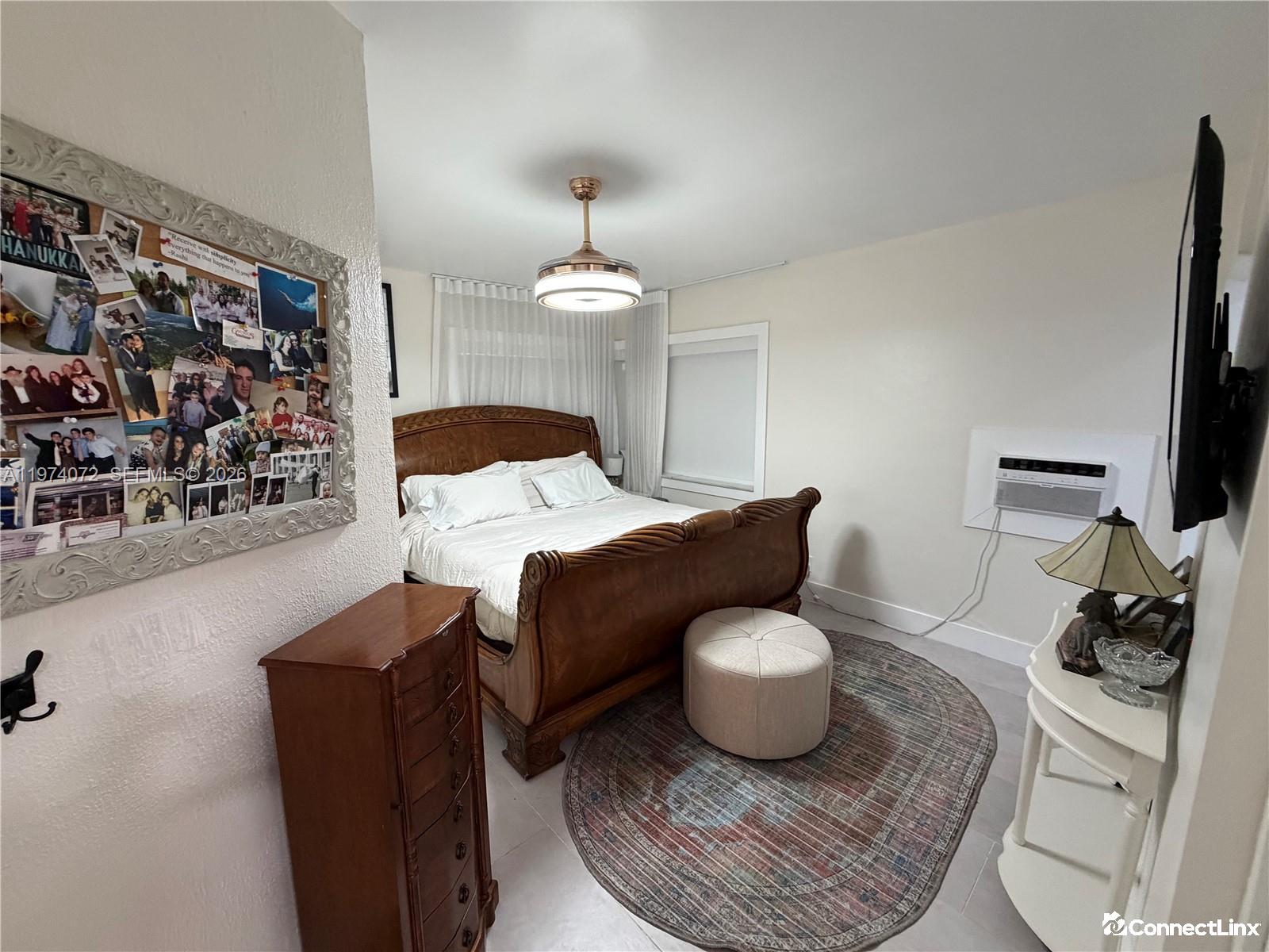 Photo 2 of 3 bed single family home in Surfside