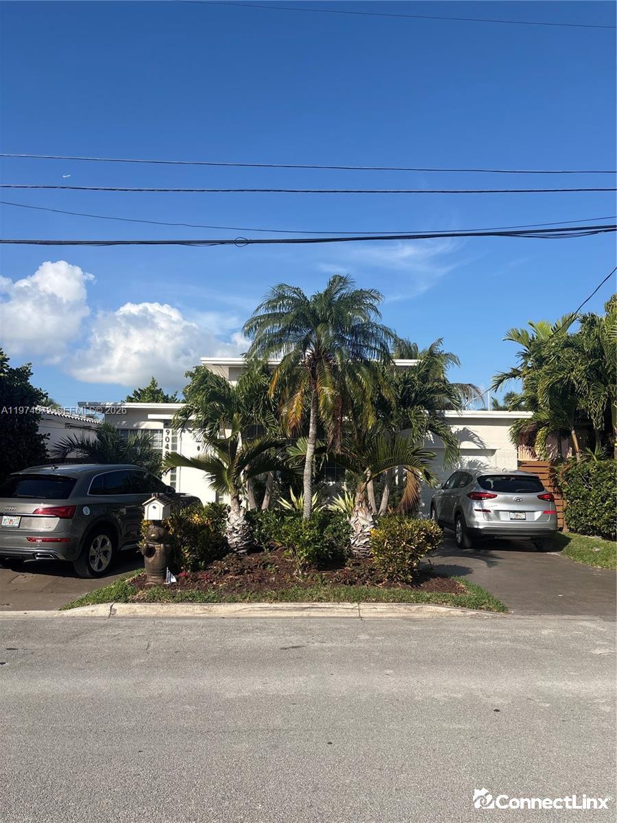 Photo 6 of 3 bed single family home in Surfside
