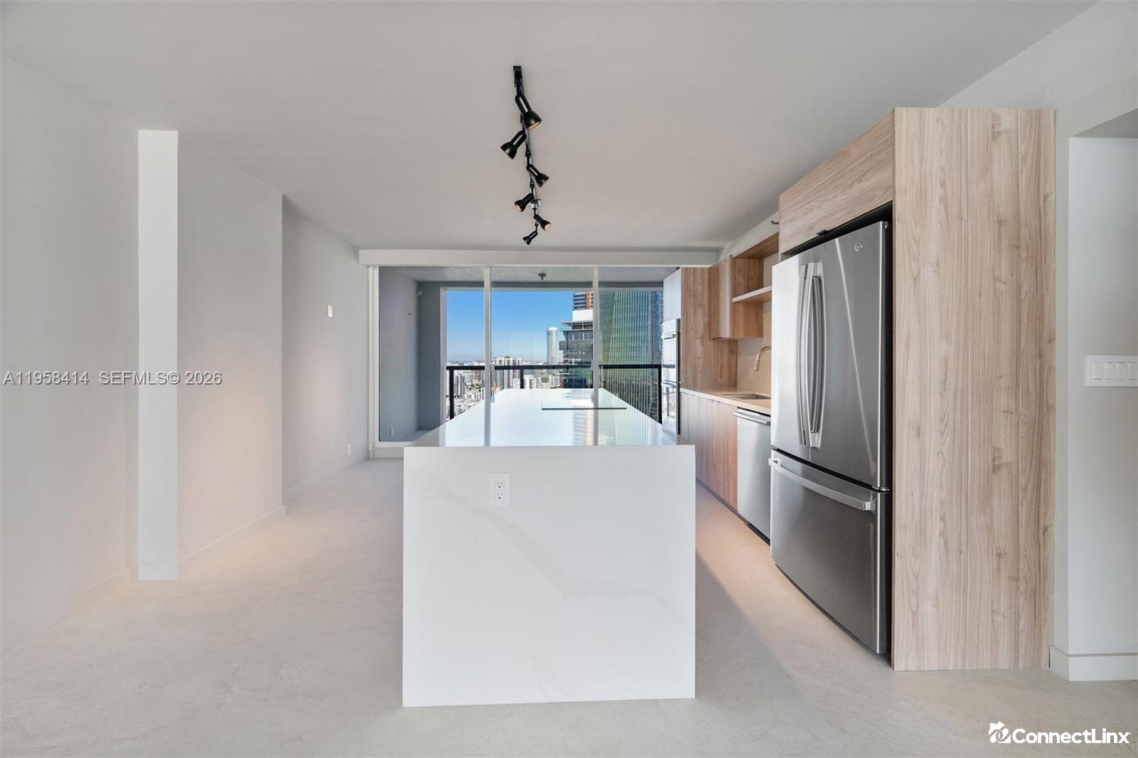 Photo 3 of 3 bed condo in Miami