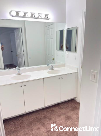 Photo 5 of 3 bed townhouse in Plantation