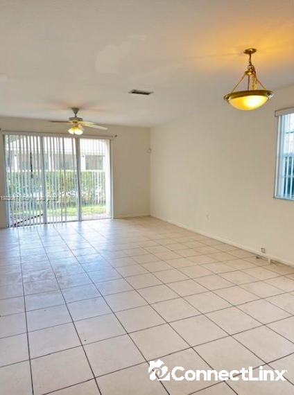 Photo 3 of 3 bed townhouse in Plantation