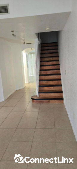 Photo 8 of 3 bed townhouse in Dania Beach
