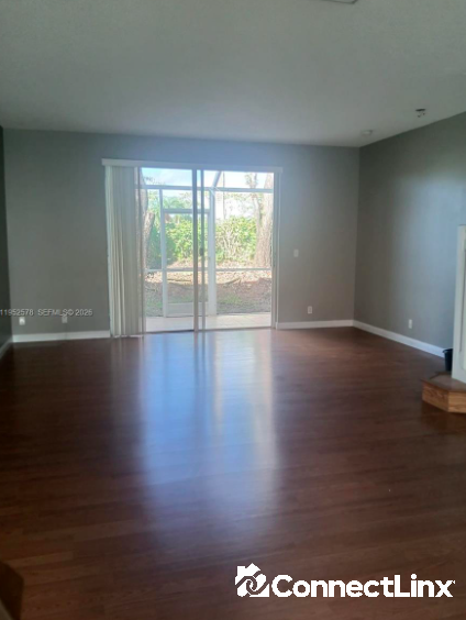 Photo 2 of 3 bed townhouse in Weston
