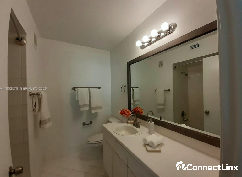 Photo 4 of 3 bed townhouse in Weston