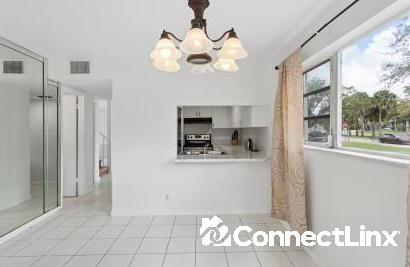 Photo 6 of 3 bed townhouse in Tamarac