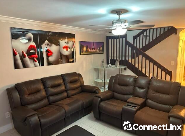 Photo 3 of 3 bed townhouse in Tamarac