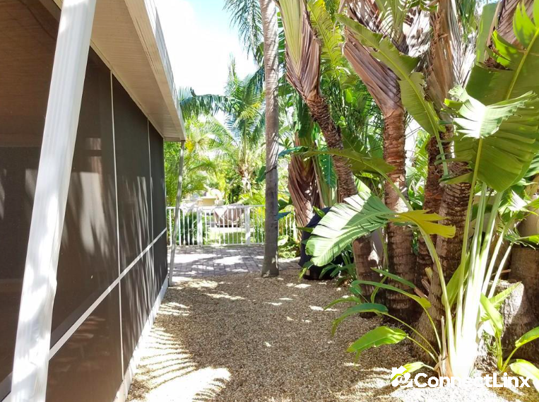 Photo 6 of 3 bed single family home in Dania Beach