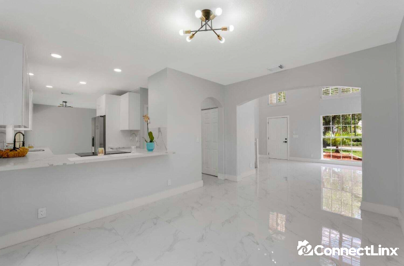 Photo 2 of 3 bed single family home in Coral Springs
