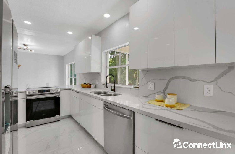 Photo 4 of 3 bed single family home in Coral Springs