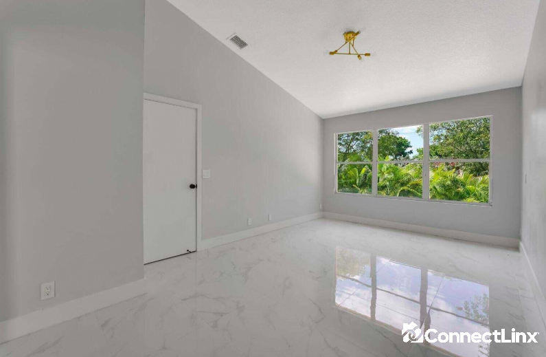 Photo 7 of 3 bed single family home in Coral Springs