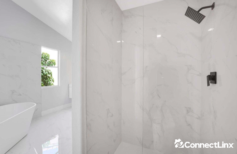 Photo 8 of 3 bed single family home in Coral Springs