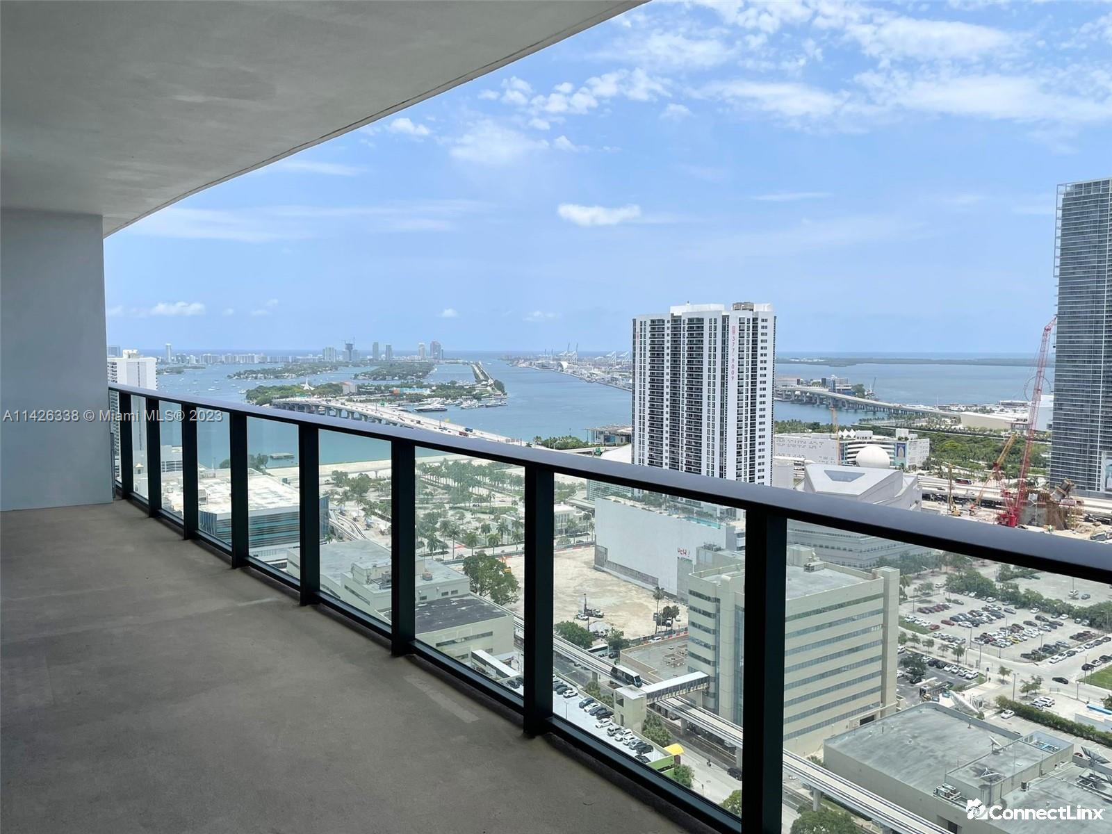 Photo 4 of 2 bed condo in Miami