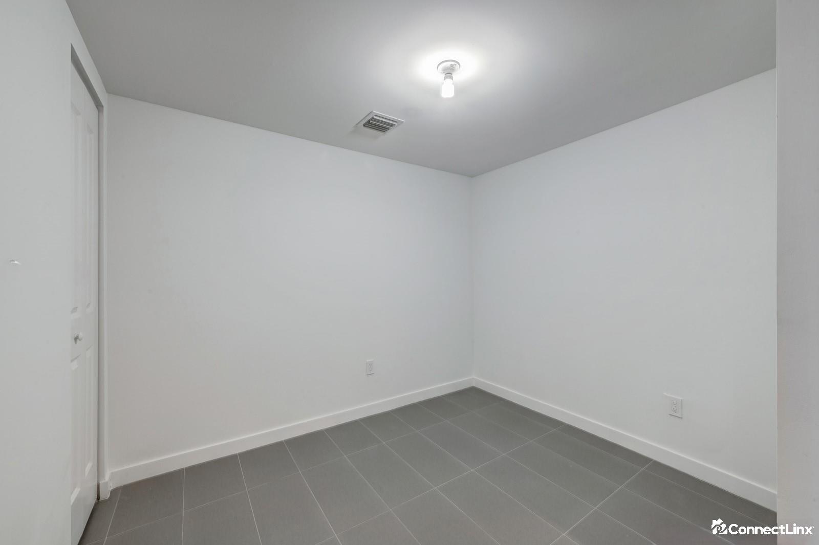Photo 5 of 1 bed condo in Miami