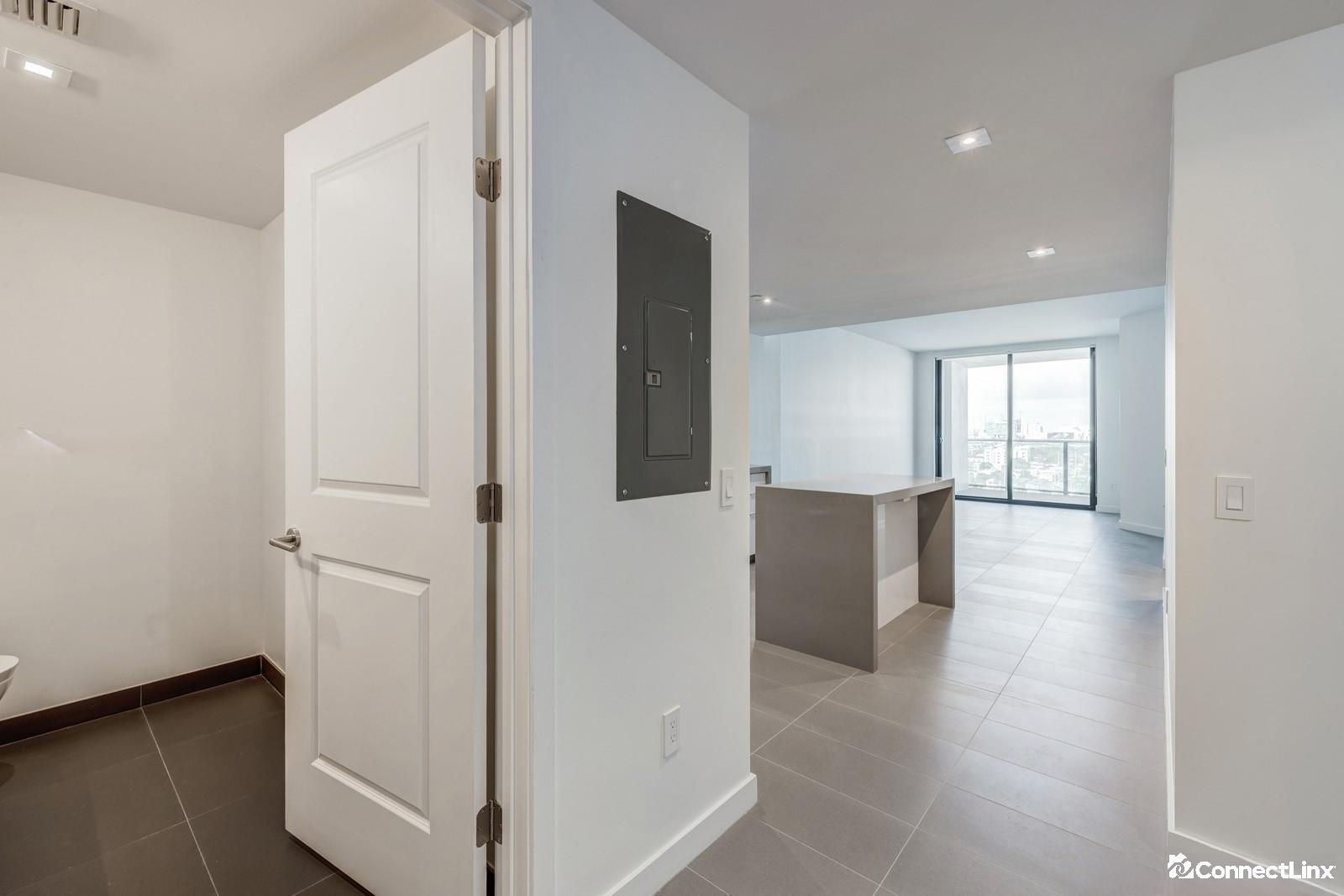 Photo 6 of 1 bed condo in Miami