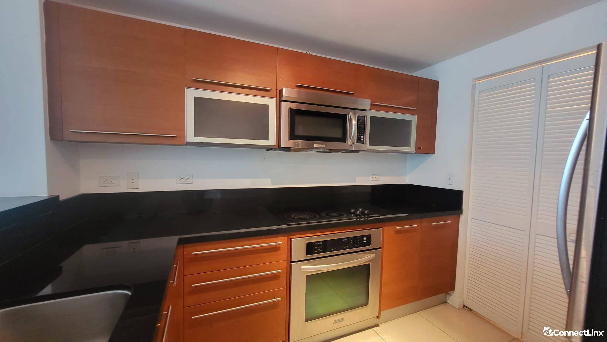 Photo 4 of 1 bed condo in Miami