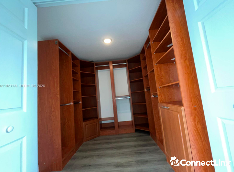 Photo 5 of 5 bed single family home in Weston