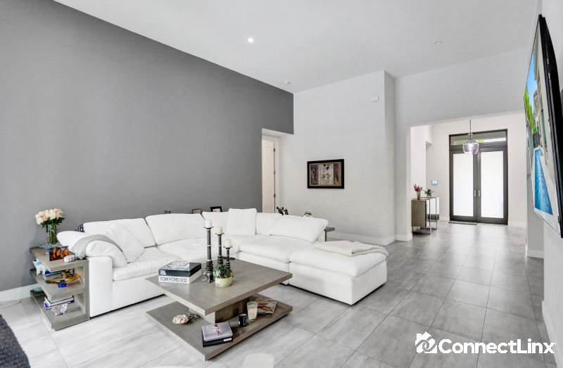 Photo 5 of 4 bed single family home in Fort Lauderdale