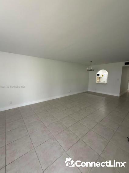 3 bed Condo in Weston