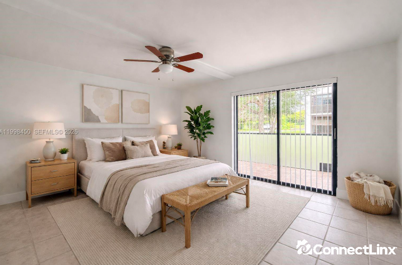 Photo 5 of 3 bed condo in Weston
