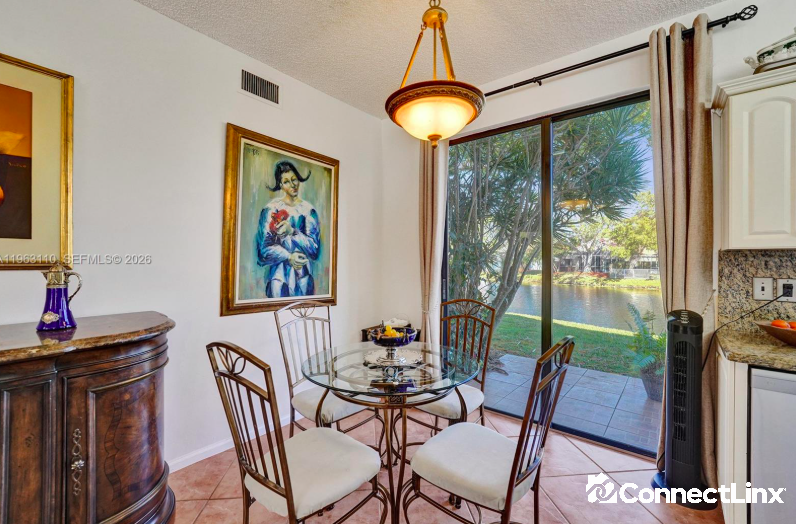 Photo 5 of 3 bed townhouse in Plantation