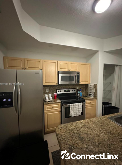 Photo 5 of 3 bed townhouse in Dania Beach