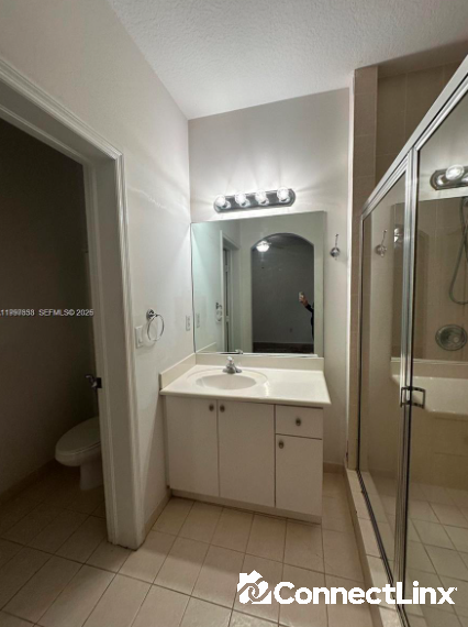 Photo 8 of 3 bed townhouse in Dania Beach