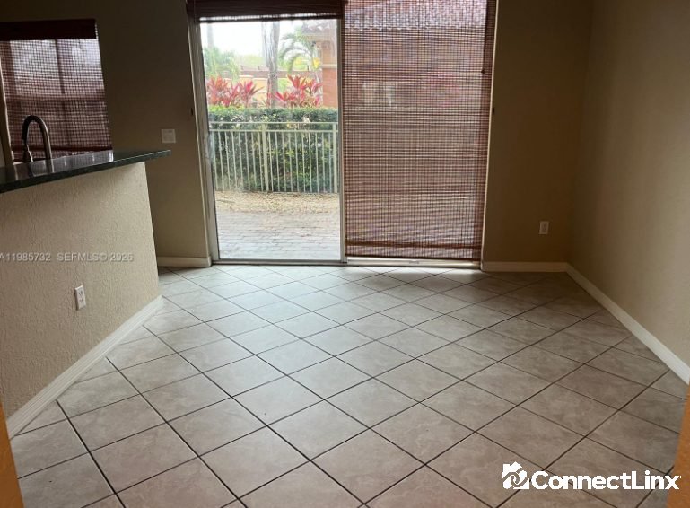 Photo 8 of 3 bed townhouse in Fort Lauderdale