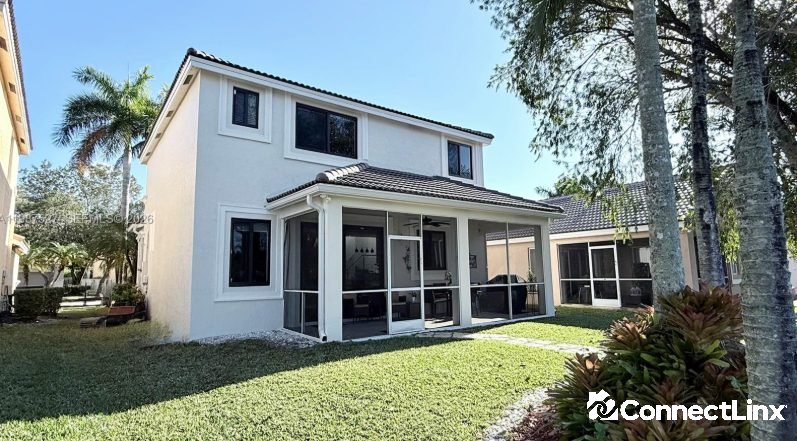 Photo 7 of 4 bed single family home in Weston