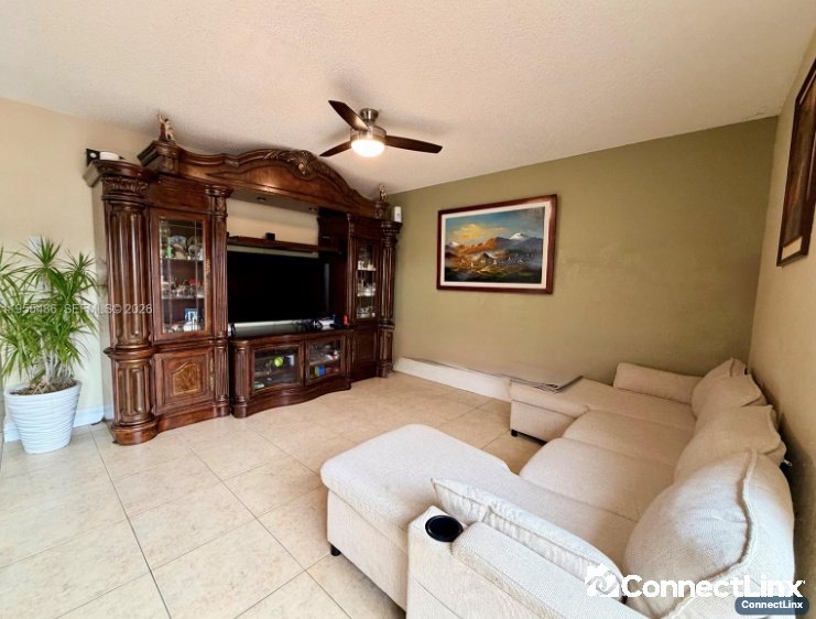 Photo 8 of 3 bed townhouse in Hollywood