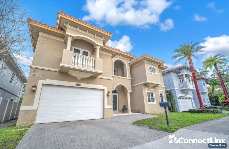 Photo 5 of 5 bed single family home in Fort Lauderdale