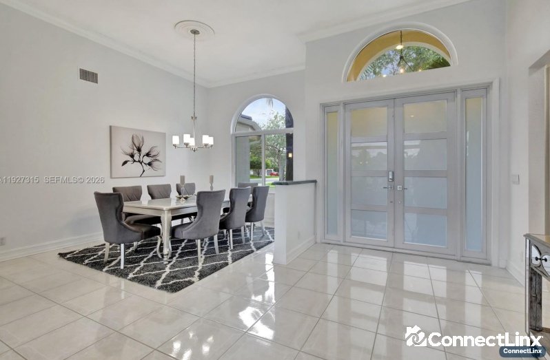 Photo 7 of 6 bed single family home in Weston