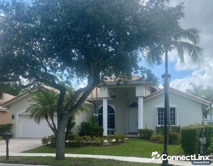 5 bed House in Weston