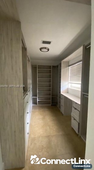 Photo 3 of 3 bed single family home in Plantation