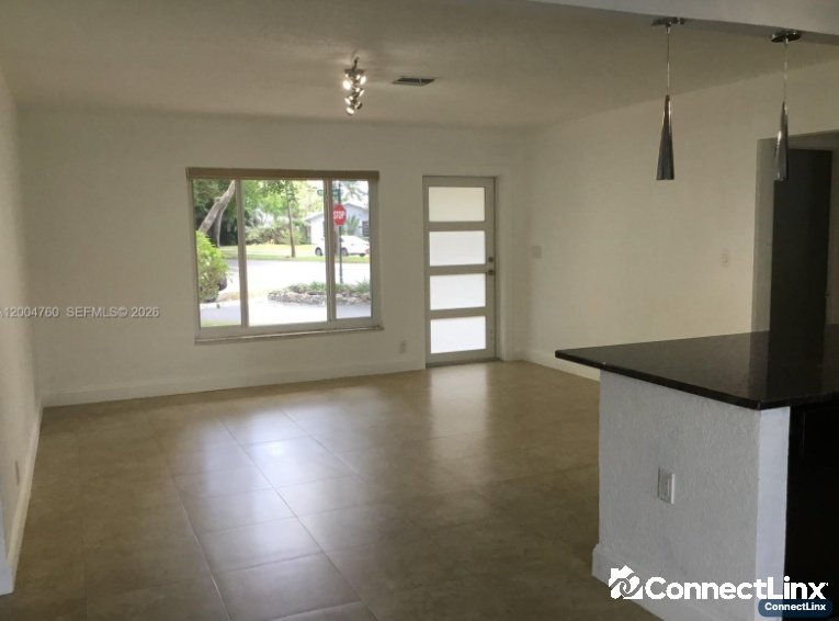 Photo 6 of 3 bed single family home in Plantation