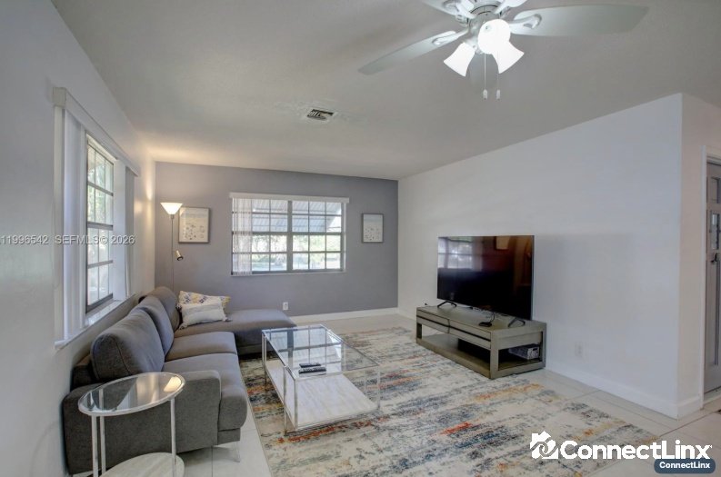 Photo 5 of 4 bed single family home in Dania Beach