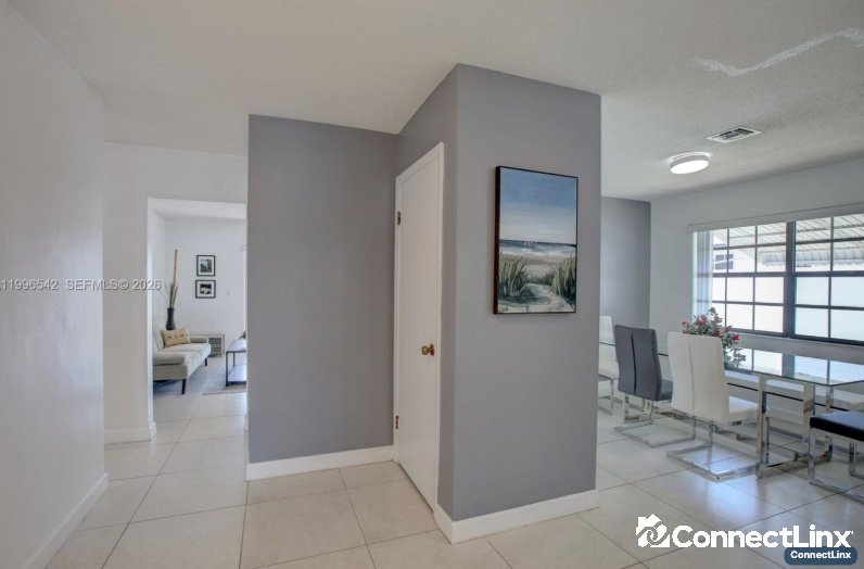 Photo 8 of 4 bed single family home in Dania Beach