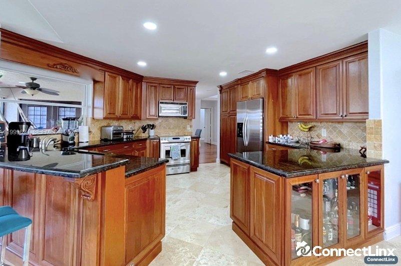 Photo 8 of 4 bed single family home in Miramar