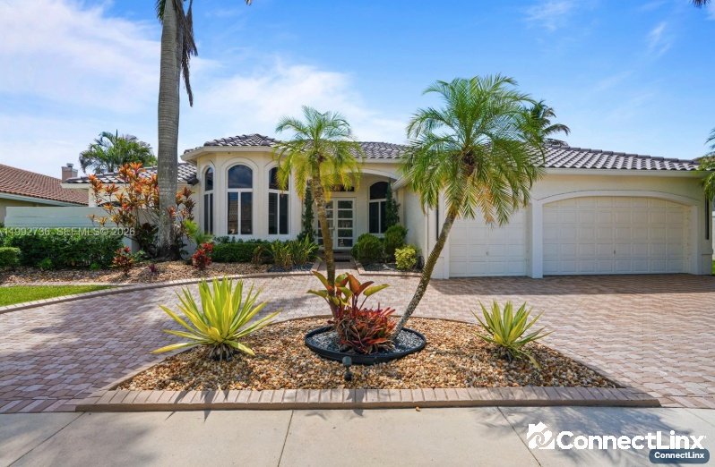 5 bed House in Weston