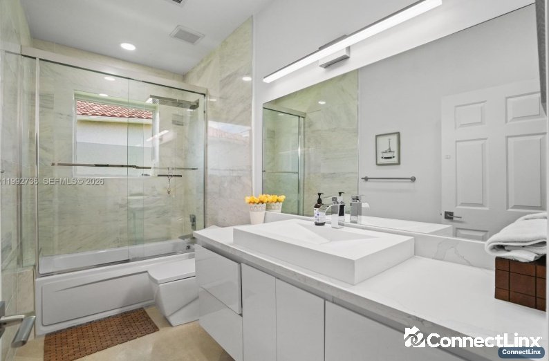 Photo 7 of 5 bed single family home in Weston