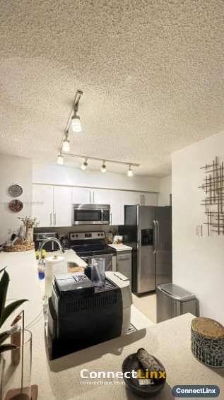 Photo 2 of apartment in Hollywood